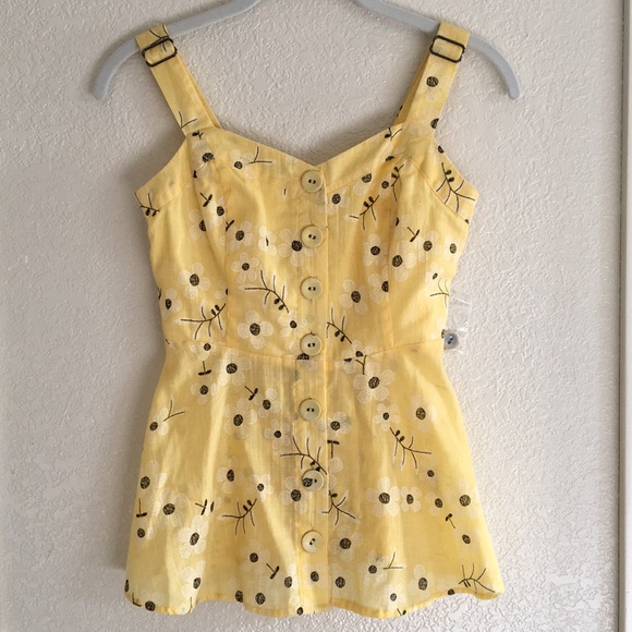 Modcloth Tops - NWOT Modcloth Floral Button Down Sleeveless Top